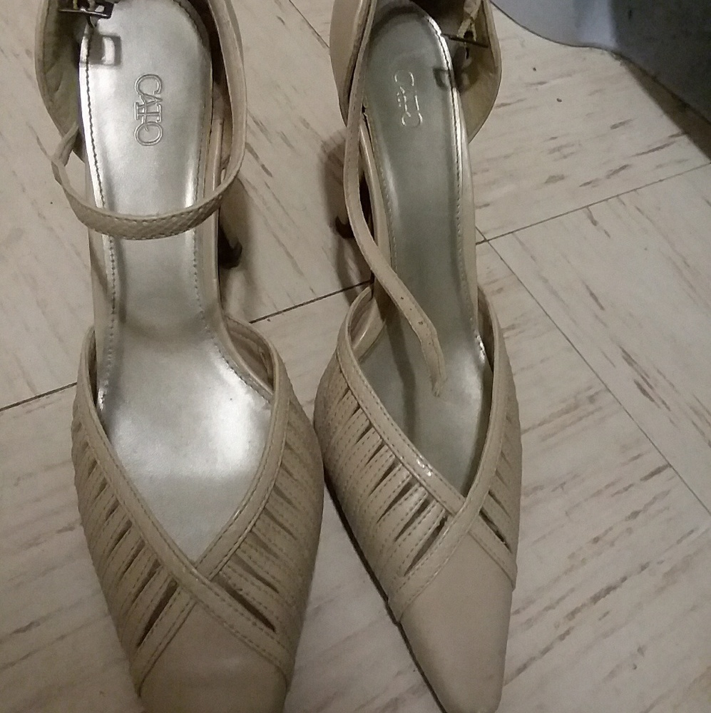 Women's shoes